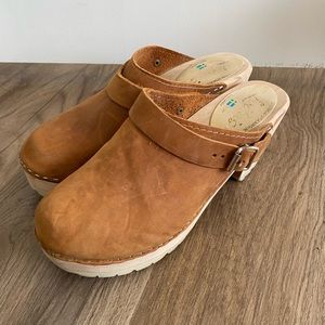 Stockholm Swedish Leather Wooden Clogs